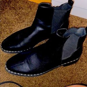 Cute mini black leather boots with diamonds!